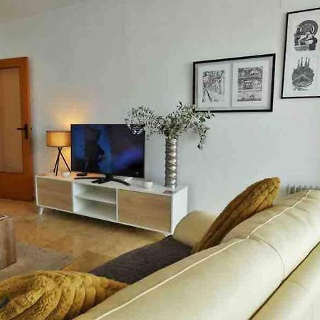 Lovely 2 Bedroom Apartment 2Nd Line To Beach 阿尔比尔 外观 照片