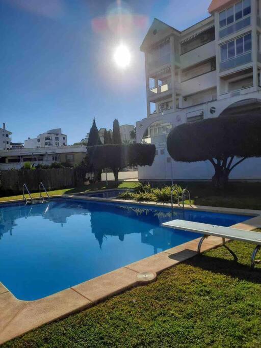 Lovely 2 Bedroom Apartment 2Nd Line To Beach 阿尔比尔 外观 照片
