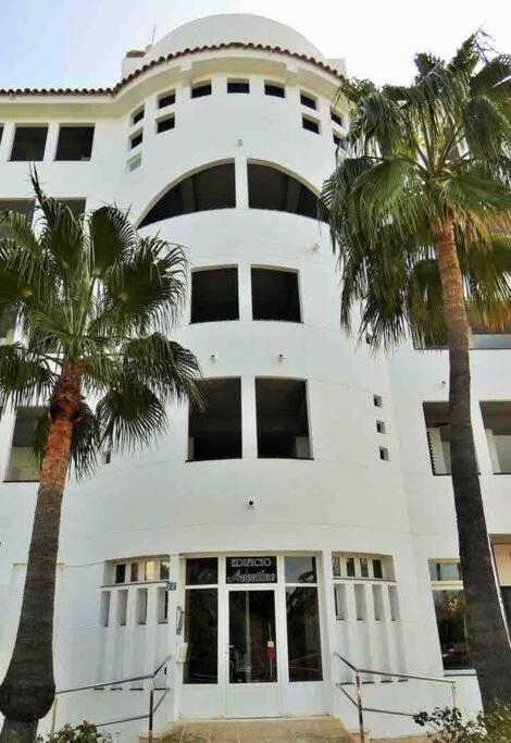 Lovely 2 Bedroom Apartment 2Nd Line To Beach 阿尔比尔 外观 照片