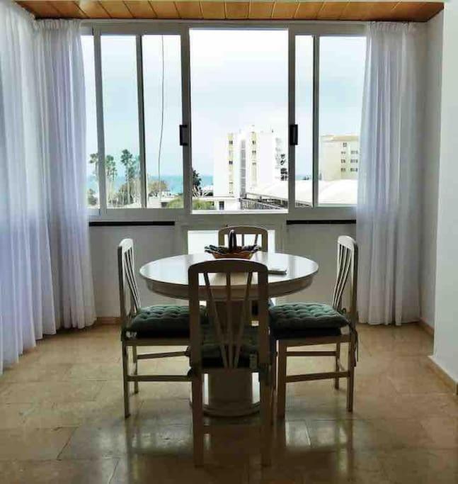 Lovely 2 Bedroom Apartment 2Nd Line To Beach 阿尔比尔 外观 照片