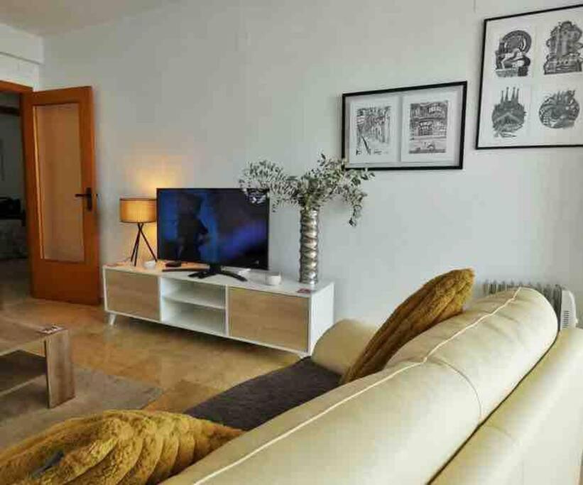 Lovely 2 Bedroom Apartment 2Nd Line To Beach 阿尔比尔 外观 照片